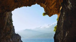 best caves in the world, natural wonders, adventure travel, underground caves, glowworm caves, limestone caves, world travel destinations, Vietnam, New Zealand, Austria, France, Malaysia, Italy