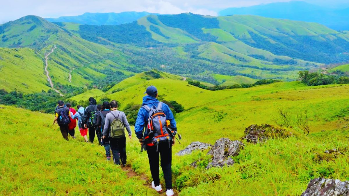 Bangalore to Chikmagalur, Chikmagalur itinerary, Chikmagalur road trip, Bangalore weekend getaway, Mullayanagiri trek, Hebbe Falls, Chikmagalur travel guide, Chikmagalur tourism, coffee estate tour Chikmagalur, places to visit in Chikmagalur, Hirekolale Lake, Baba Budangiri, Western Ghats road trip, Karnataka weekend trips, Chikmagalur from Bangalore