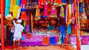 cheapest markets in India, affordable shopping in India, best flea markets India, budget shopping destinations, street shopping India, Sarojini Nagar market, Colaba Causeway, Anjuna flea market